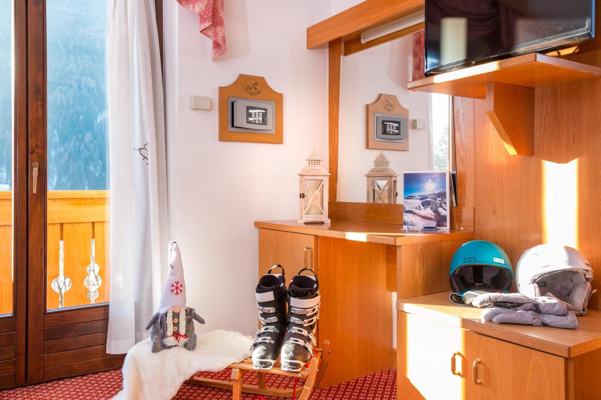Hotel Bellavista Pinzolo Phòng bức ảnh
