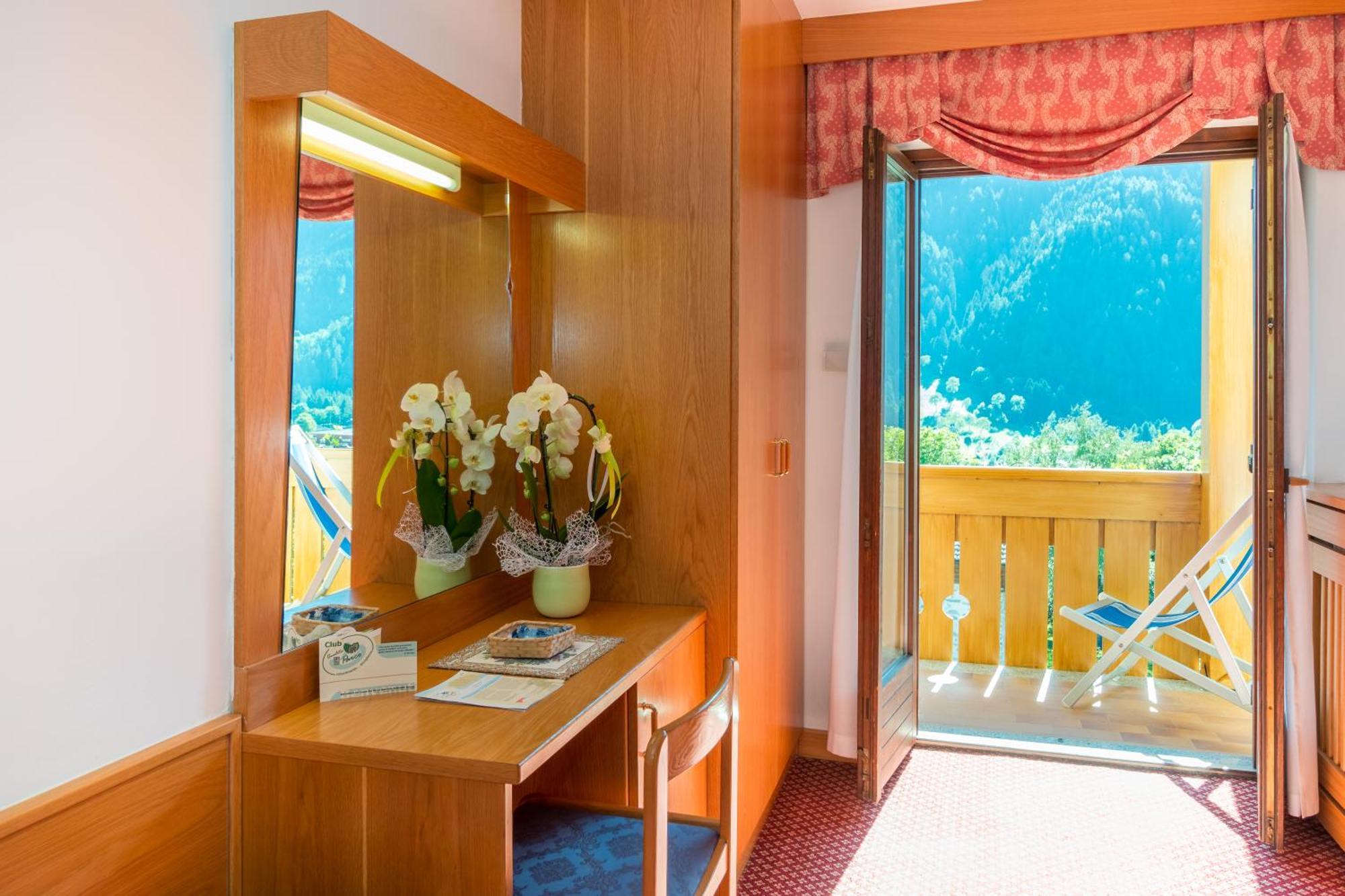 Hotel Bellavista Pinzolo Phòng bức ảnh